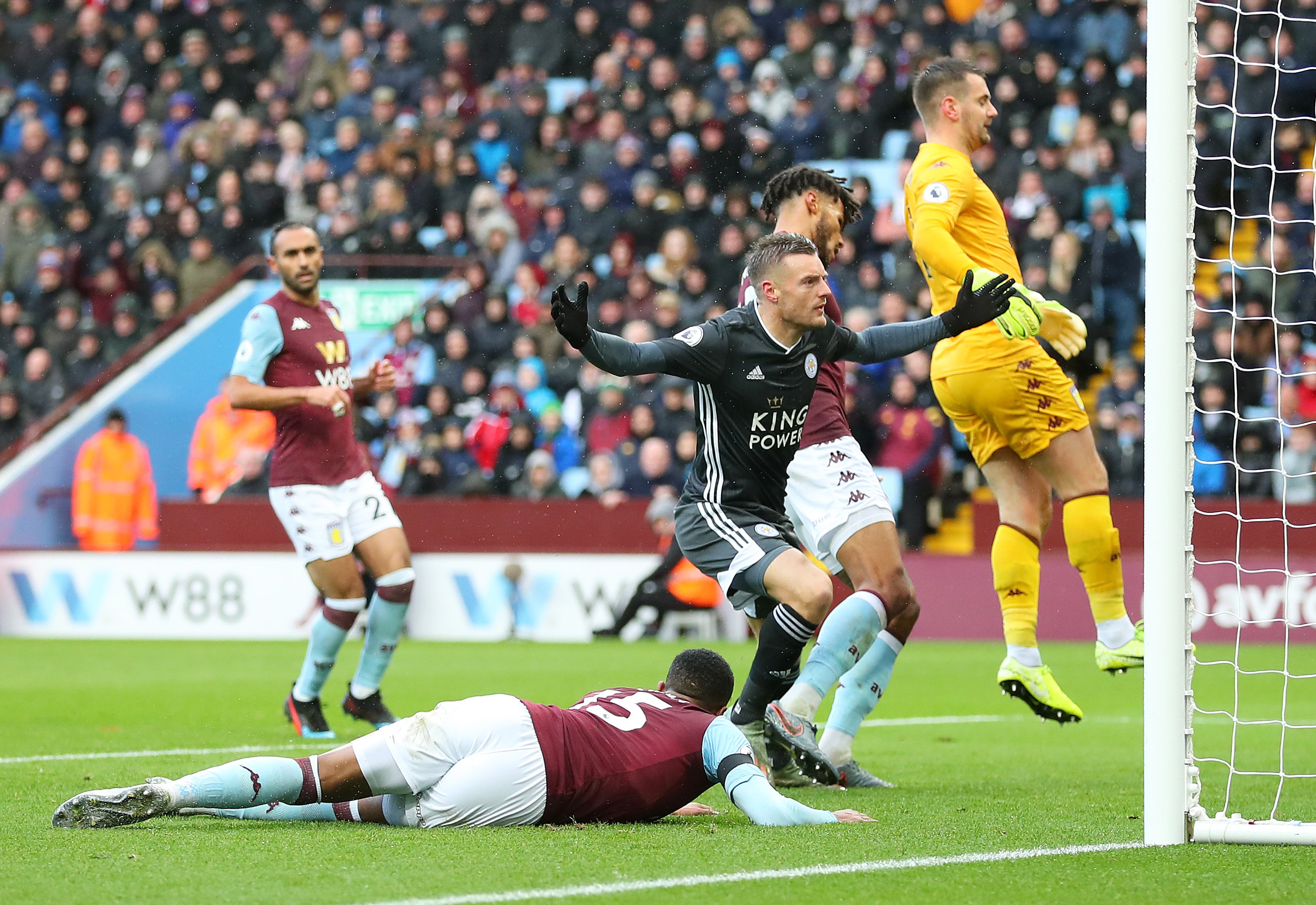 他展现了出 他展现了出